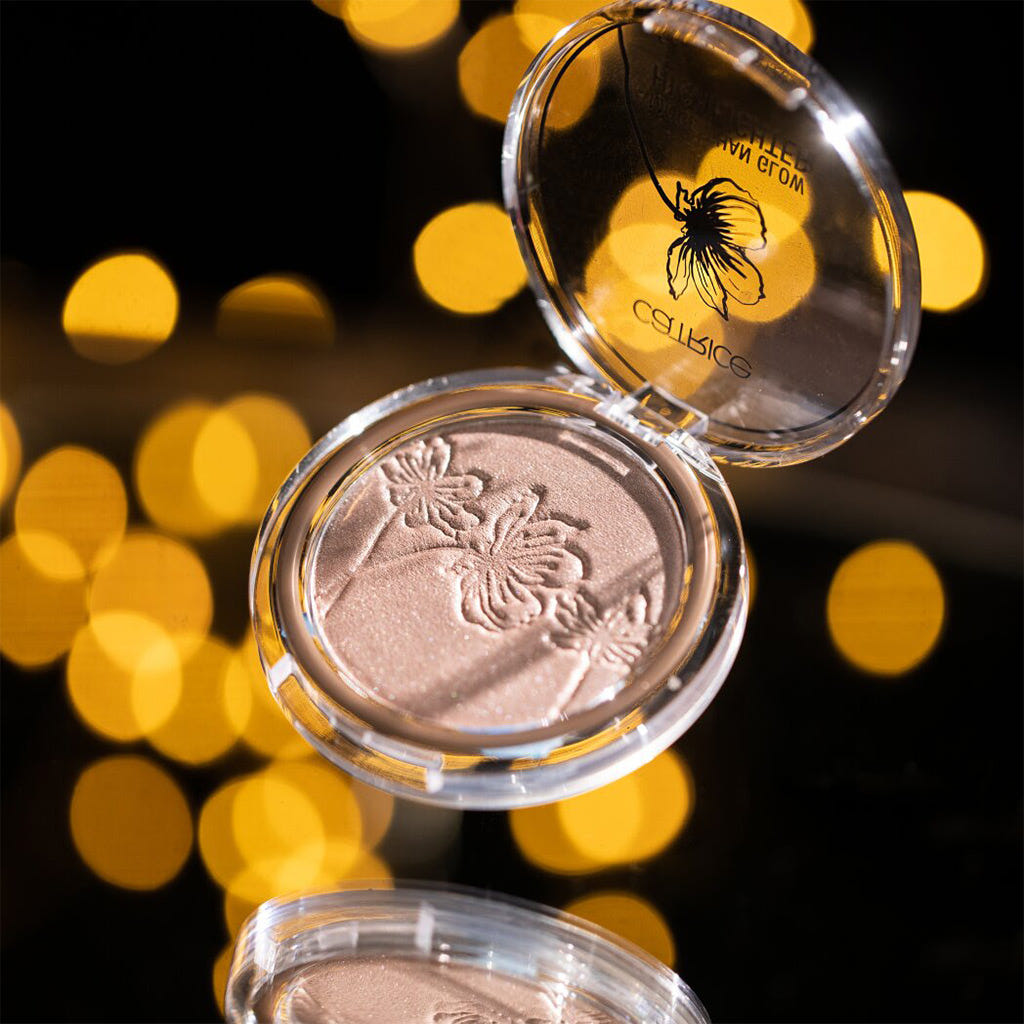 Catrice Cosmetics More Than Glow Highlighter (5.9g) - Lifestyle Shot 2 [020 Supreme Rose Beam]