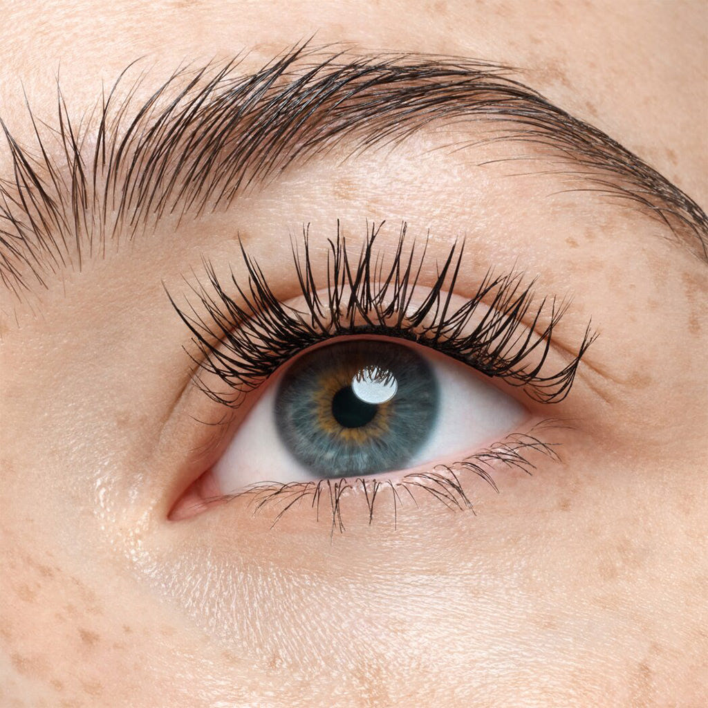 Catrice Cosmetics Natural Cluster Lashes (Model Shot 2)