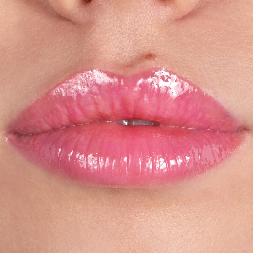 Catrice Cosmetics Plump It Up Lip Booster (3.5ml) - Model Shot 1 [080 Overdosed On Confidence]