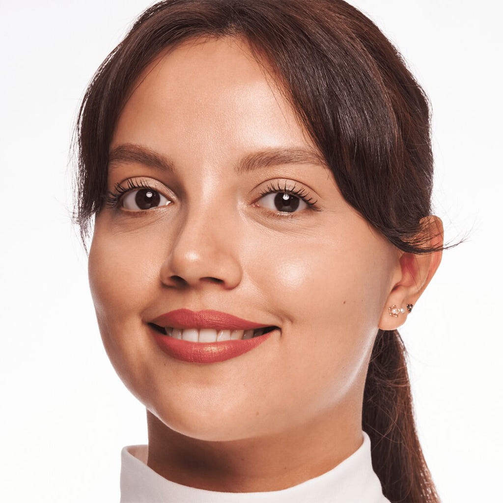 Catrice Cosmetics Plumping Lip Liner (0.35g) - Model Shot 4 [050 Licence To Kiss]