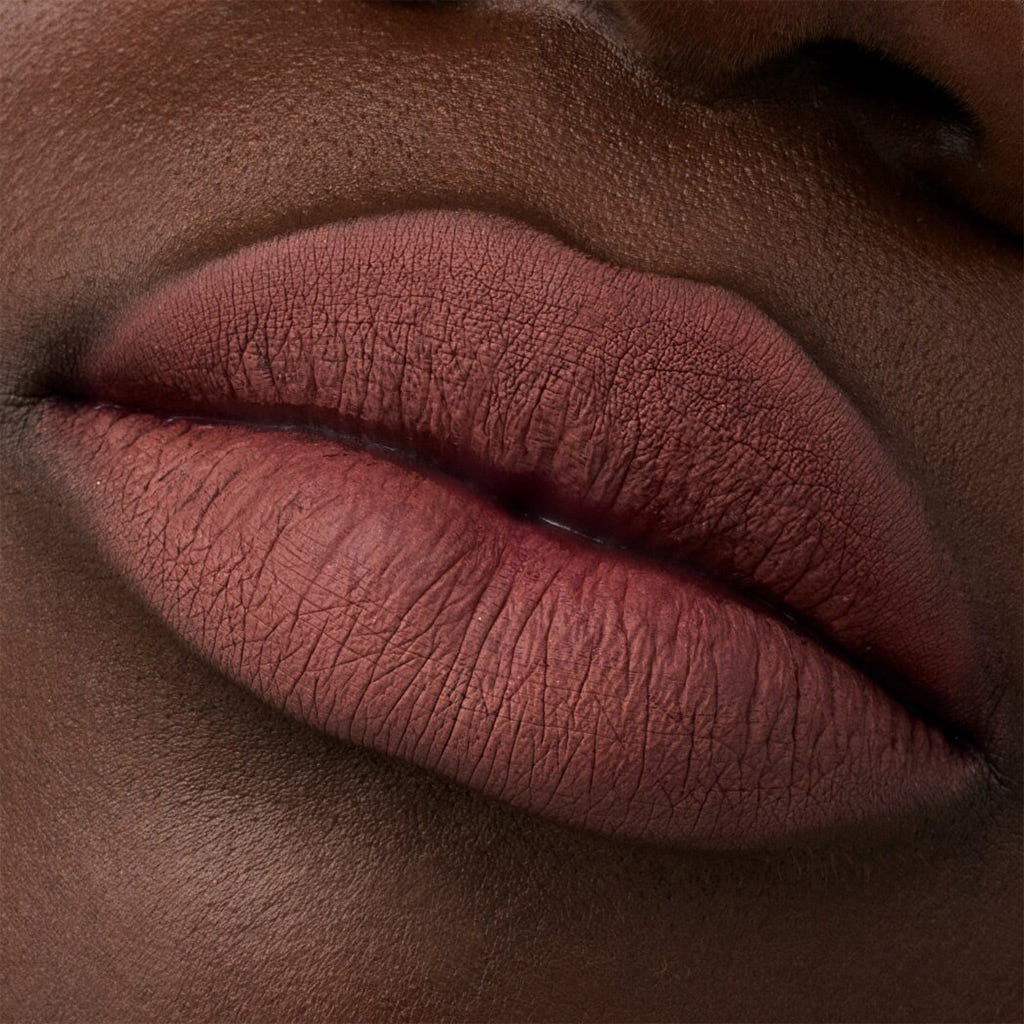 Catrice Cosmetics Plumping Lip Liner (0.35g) - Model Shot 4 [069 Mainhattan]