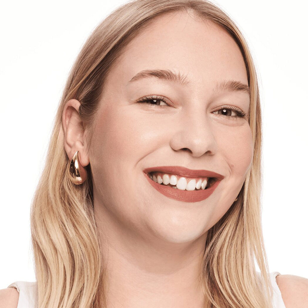 Catrice Cosmetics Plumping Lip Liner (0.35g) - Model Shot 4 [150 Queen Vibes]