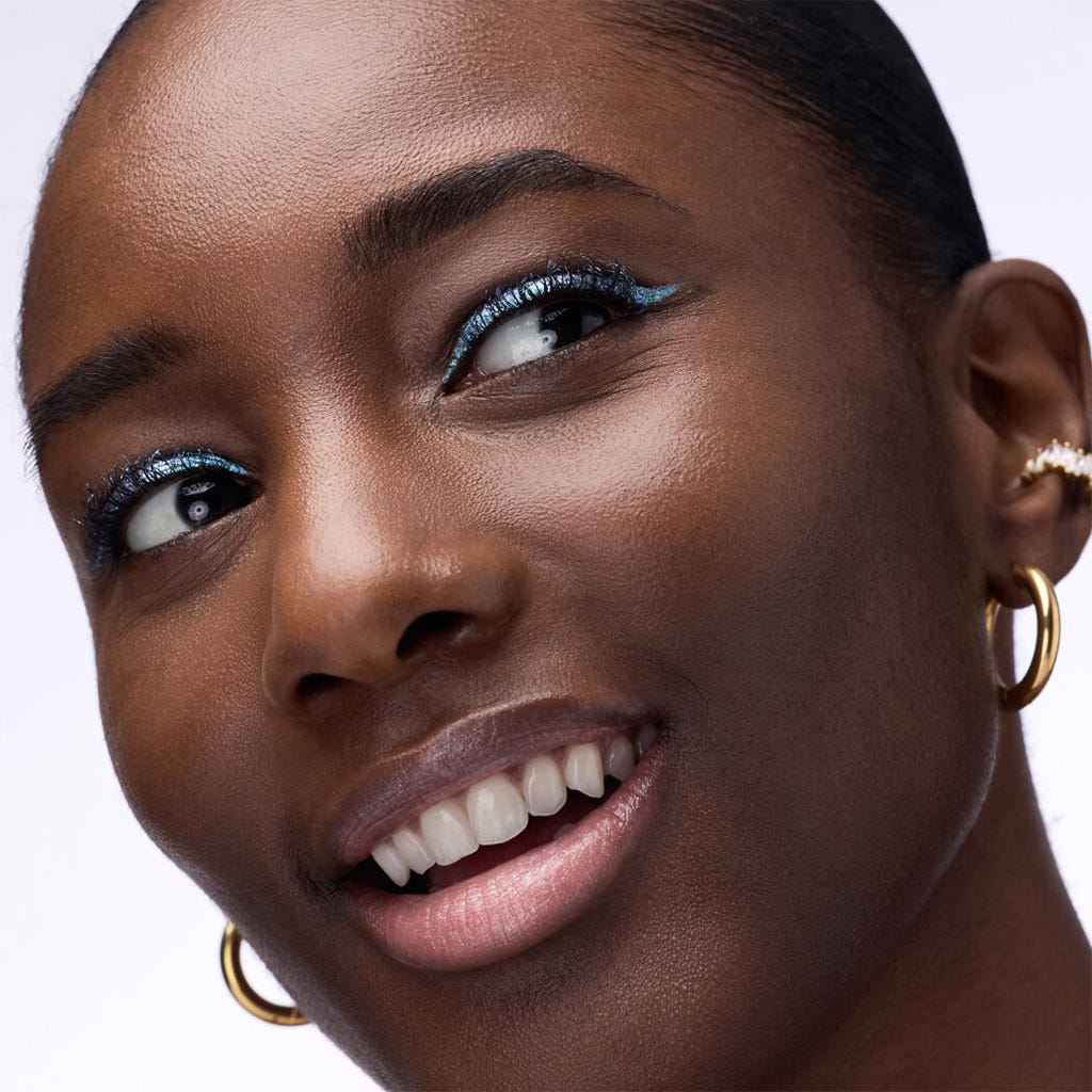 Catrice Cosmetics Space Glam Liquid Effect Eyeliner (1.4ml) - Model Shot 4 [030 Cosmic Chrome]