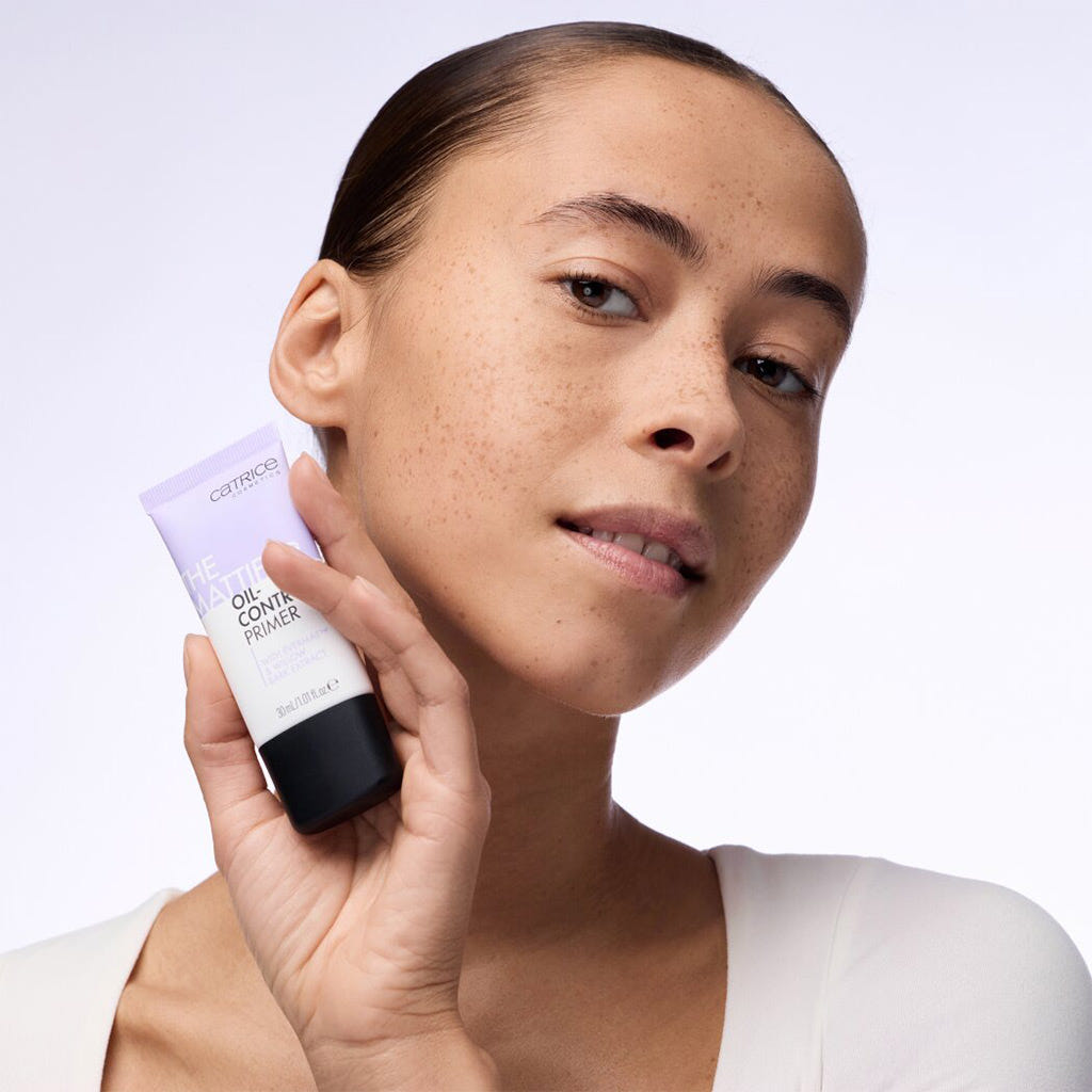 Catrice Cosmetics The Mattifier Oil-Control Primer (30ml) - Model Shot 3 