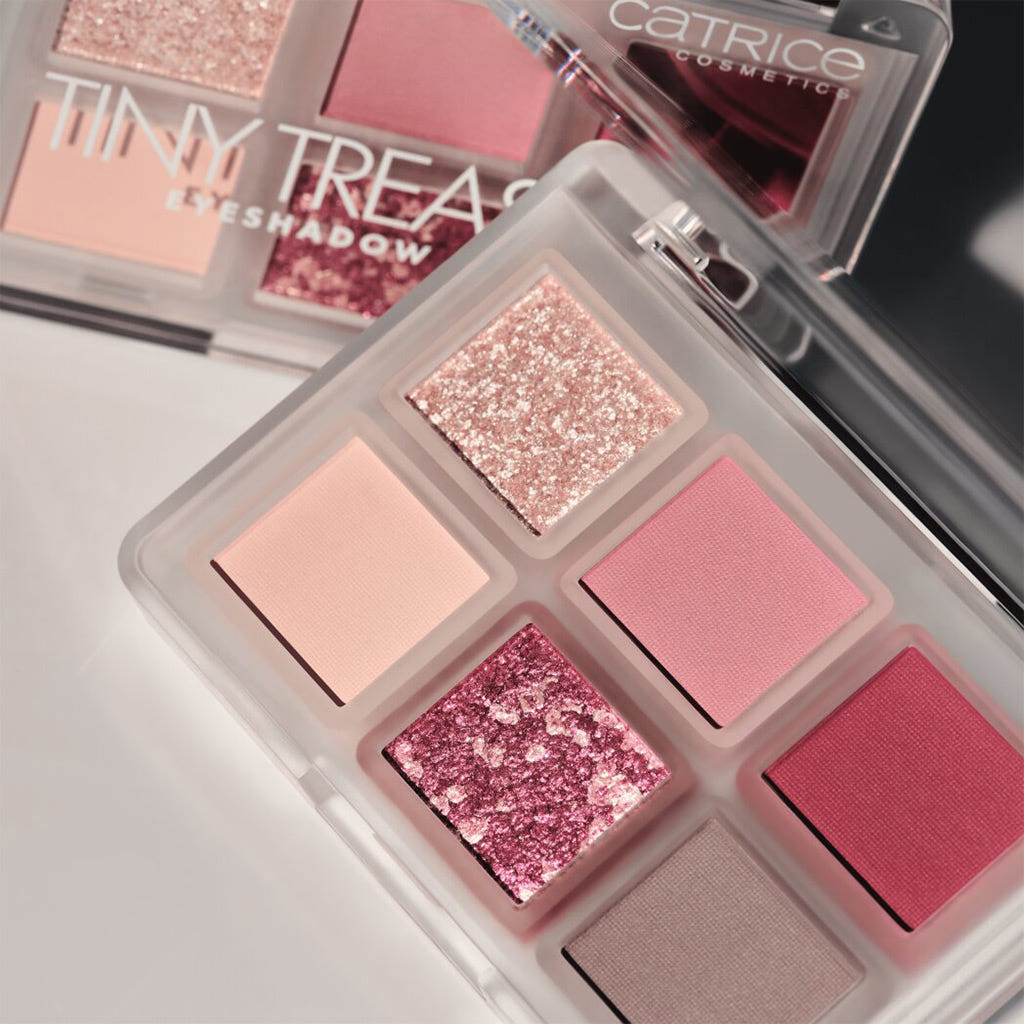 Catrice Cosmetics Tiny Treasures Eyeshadow Palette (4.2g) - Lifestyle Shot 1 [020 Wild Berry]