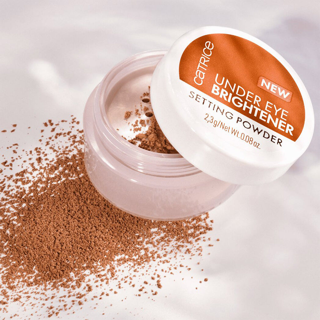 Catrice Cosmetics Under Eye Brightener Setting Powder (2.3g) - Lifestyle Shot [040 Dark Mocha]