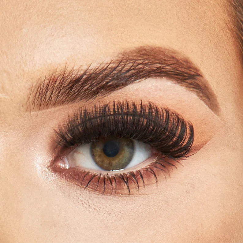 Claudia Kilsby Lashes - Mega Volume (Model Shot)