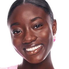 Essence All About Matt! Fixing Compact Powder (8g) - Model Shot 2