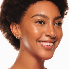 Essence Baby Got Bronze Shimmering Bronzer Stick (5.5g) - Model Shot 3 [10 Golden Hour]