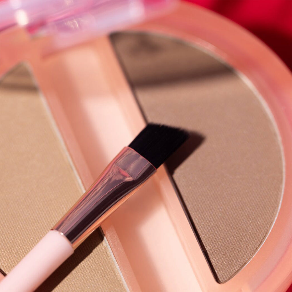 Essence Brow Powder Duo Set (1.8g) - Lifestyle Shot 1 [01 Light]