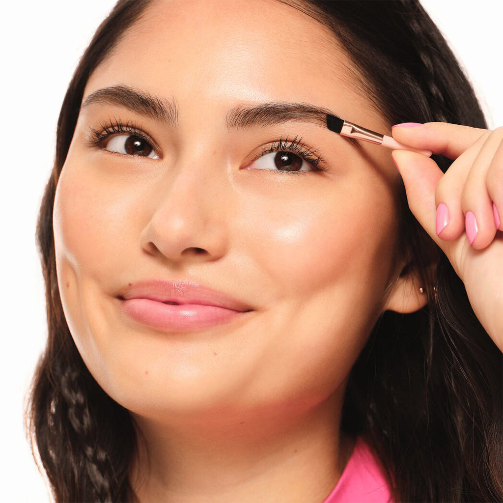 Essence Brow Powder Duo Set (1.8g) - Model Shot 3 [02 Medium]