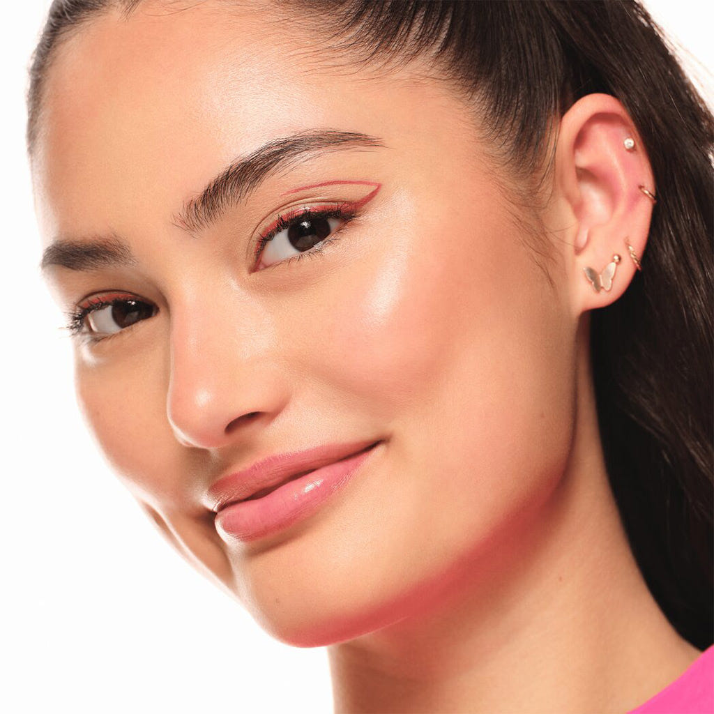 Essence Colour It! Liquid Eyeliner 04 Rusty Red (3ml) - Model Shot 4
