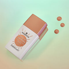 Essence Drop Of Sunshine Highlighting Drops (25ml) - Lifestyle Shot 