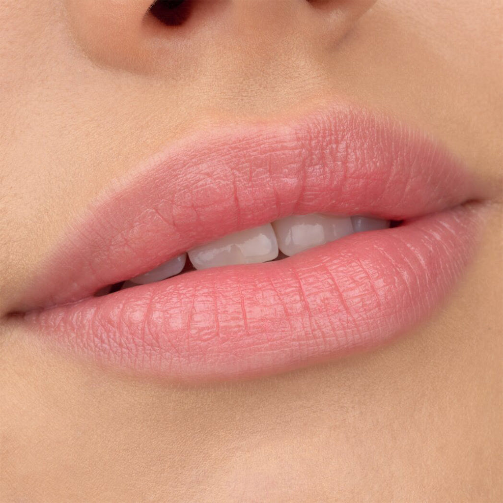 Essence Electric Glow Colour Changing Lipstick (3.2g) - Model Shot 1