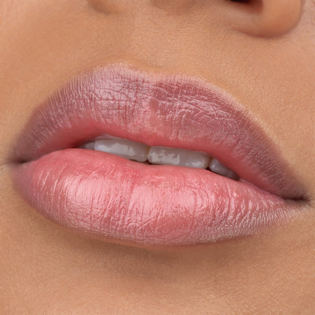Essence Electric Glow Colour Changing Lipstick (3.2g) - Model Shot 2