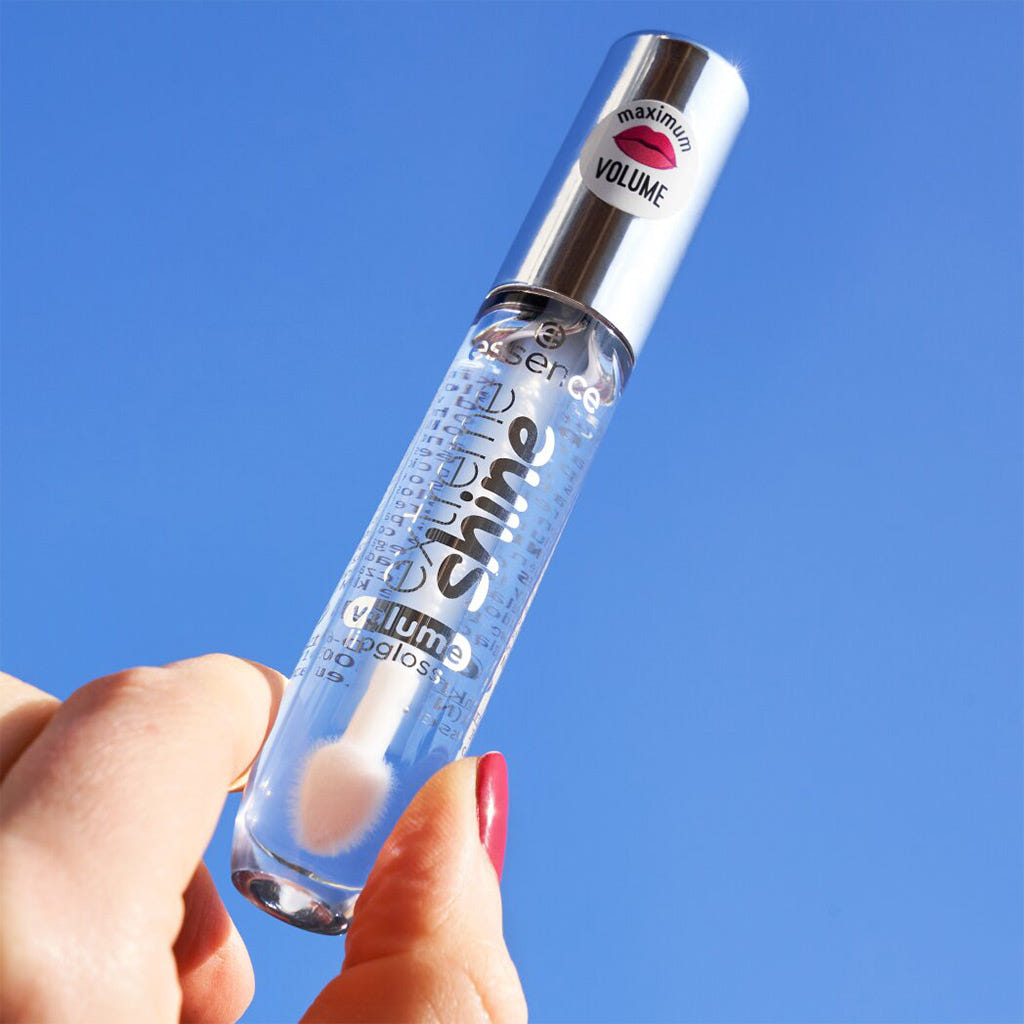 Essence Extreme Shine Volume Lipgloss (5ml) - Lifestyle Shot 2 [01 Crystal Clear]