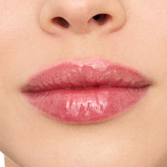 Essence Extreme Shine Volume Lipgloss (5ml) - Model Shot 4 [02 Summer Punch]