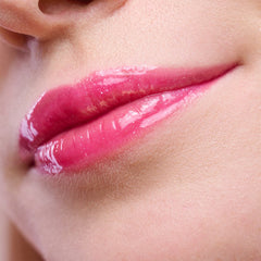 Essence Extreme Shine Volume Lipgloss (5ml) - Model Shot 3 [103 Pretty in Pink]