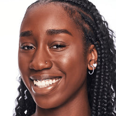 Essence Eyebrow Designer (1g) - Model Shot 1 [10 Dark Chocolate Brown]