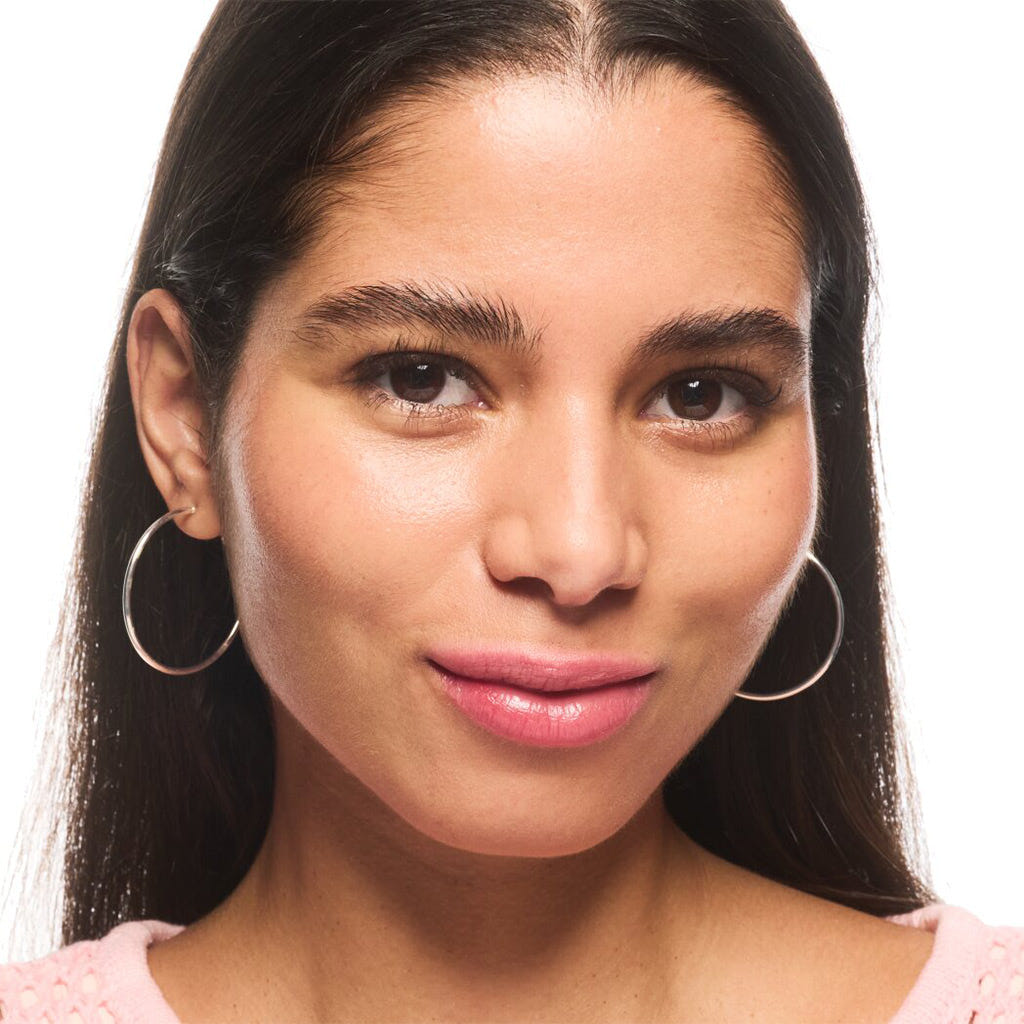 Essence Foundation Stick (10g) - Model Shot 2 [190]