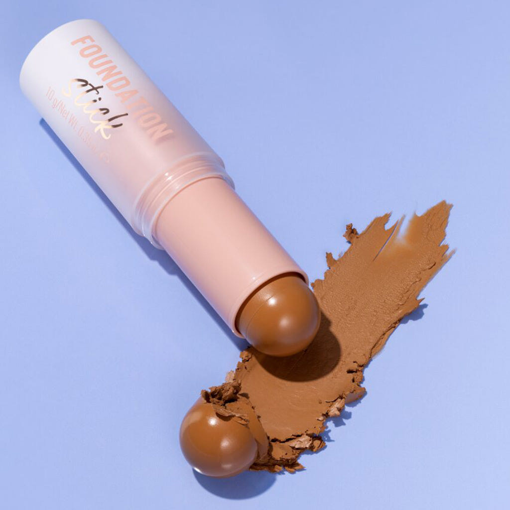 Essence Foundation Stick (10g) - Lifestyle Shot [210]