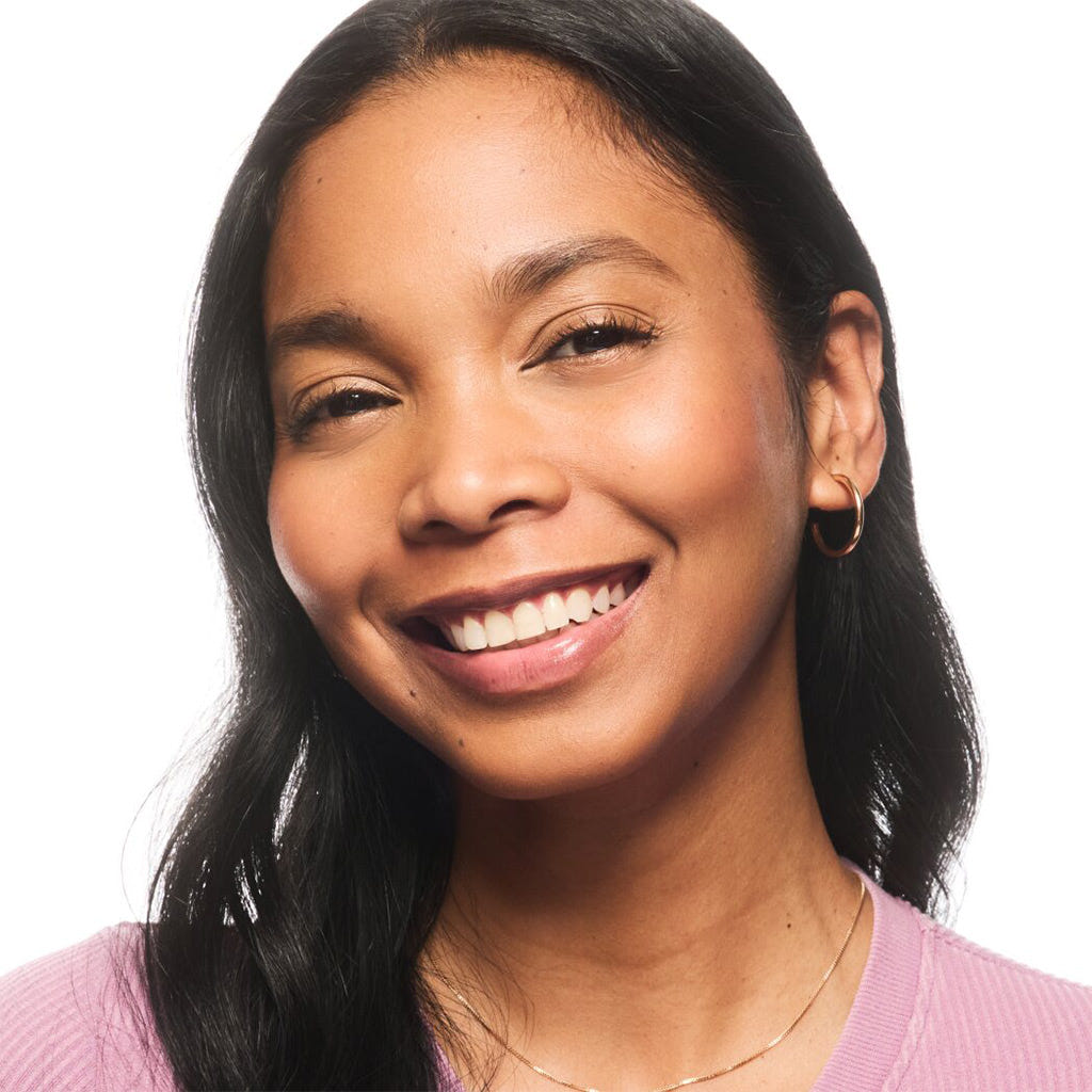 Essence Foundation Stick (10g) - Model Shot 2 [210]