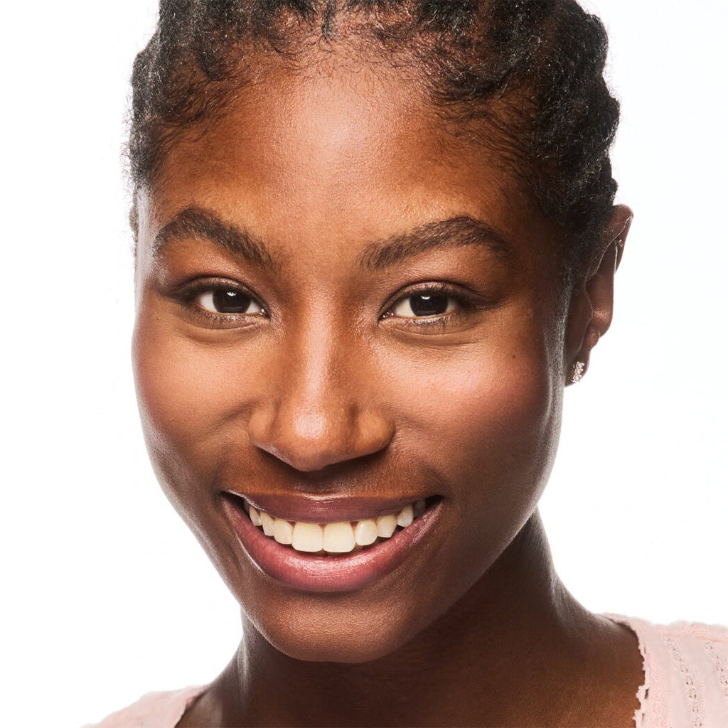 Essence Foundation Stick (10g) - Model Shot 2 [290]