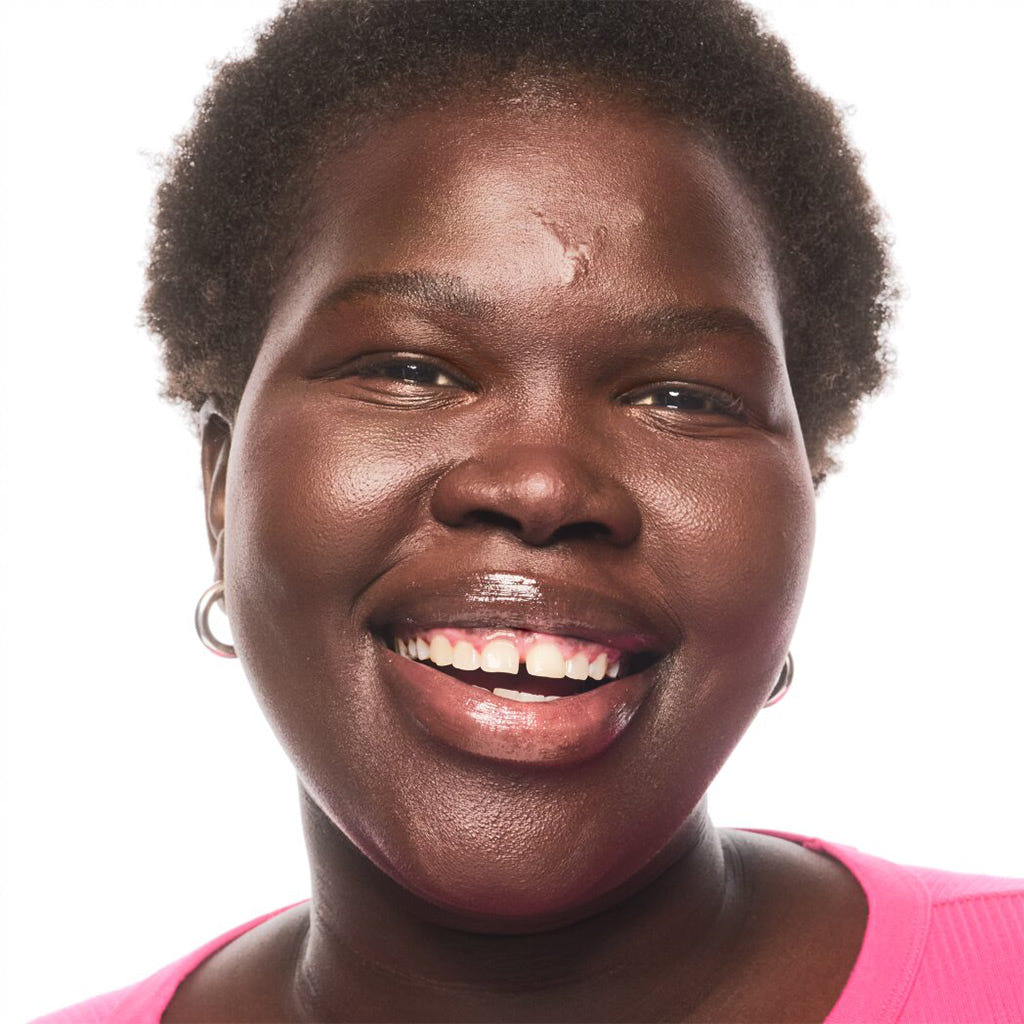 Essence Foundation Stick (10g) - Model Shot 2 [390]