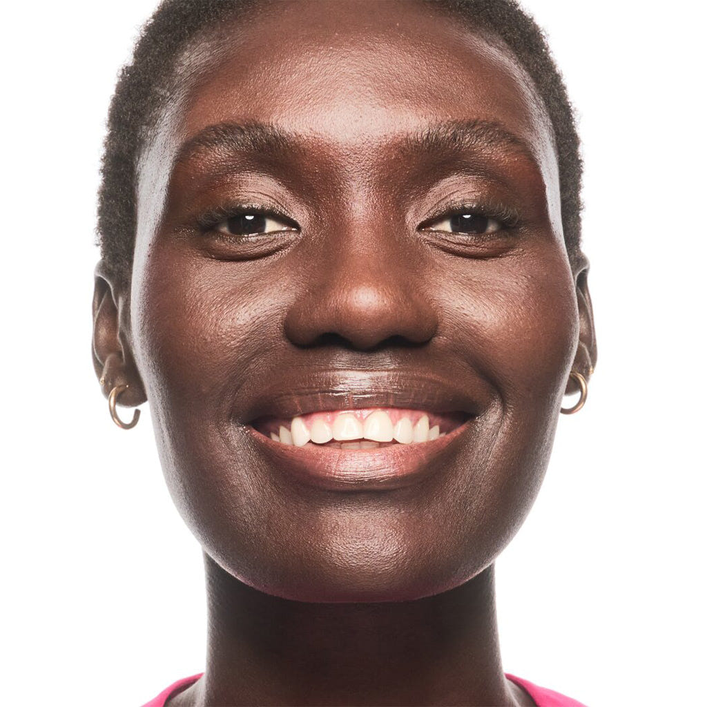 Essence Foundation Stick (10g) - Model Shot 2 [400]