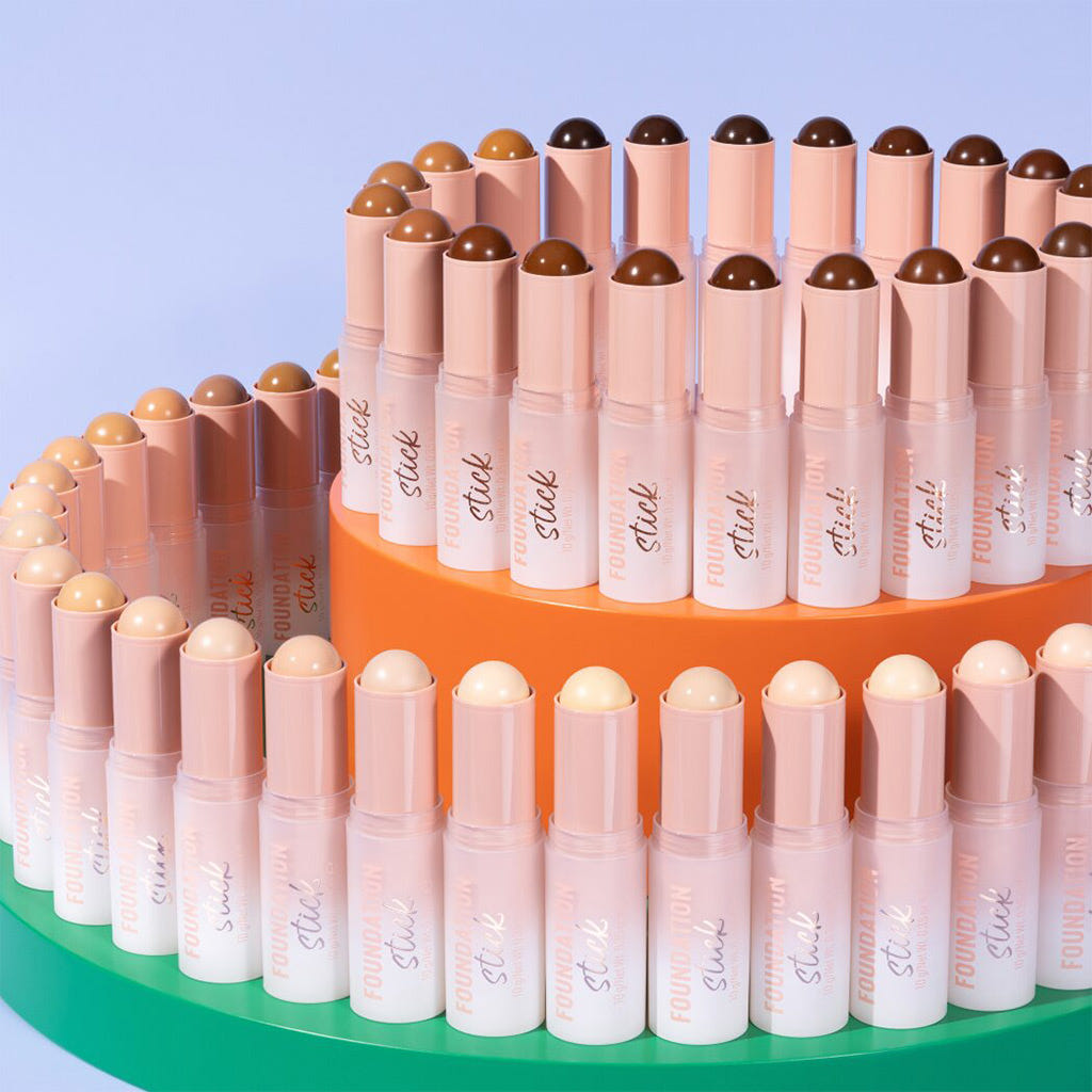 Essence Foundation Stick (10g) - Lifestyle Shot
