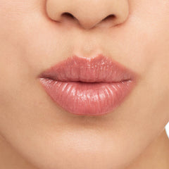 Essence Glossy Glaze High Shine Lipstick (1.9g) - Model Shot 3 [01 Livin La Vida Mocha]