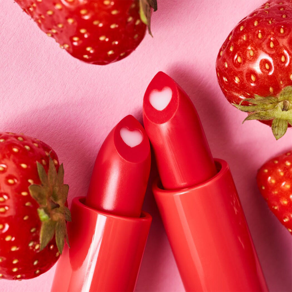 Essence Heart Core Fruity Lip Balm (3g) - Lifestyle Shot 1 [02 Sweet Strawberry]