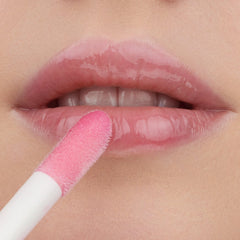 Essence Hydra Kiss Lip Oil 03 Pink Champagne (4ml) - Model Shot