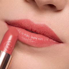 Essence Hydrating Nude Lipstick (3.5g) - Model Shot 2 [303 Delicate]