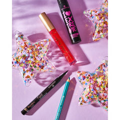 Essence I Love Extreme Volume Mascara (12ml) - Lifestyle Shot