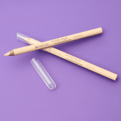 Essence Inner Eye Brightening Pen (1g) - Lifestyle Shot