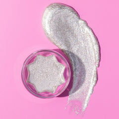 Essence Jelly Jewels Glitter Eyeshadow Topper (4.2g) - Lifestyle Shot 1 [01 Golden Glam]