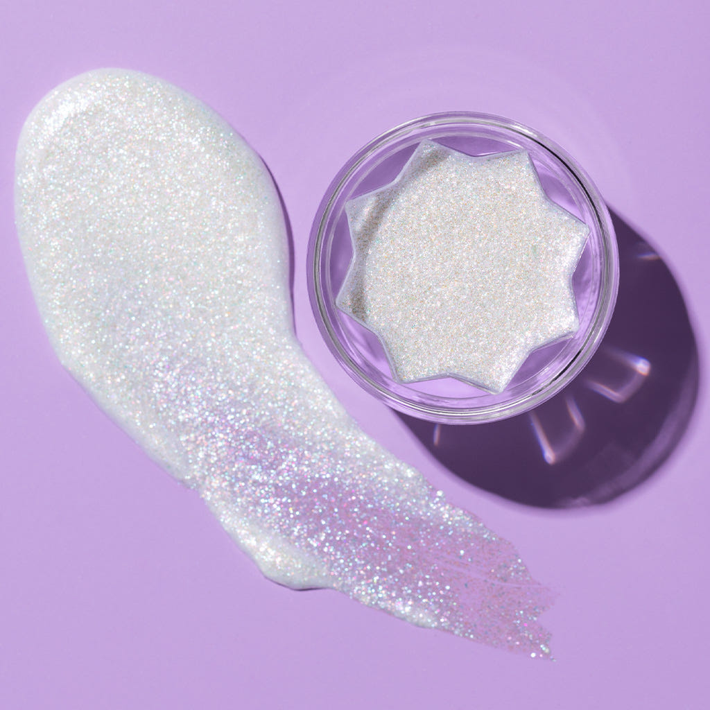 Essence Jelly Jewels Glitter Eyeshadow Topper (4.2g) - Lifestyle Shot 1 [02 Celestial Shimmer]