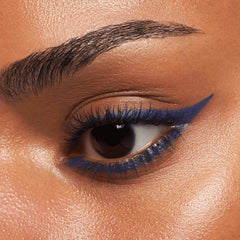 Essence Kajal Pencil Eyeliner (1g) - Model Shot 2 [30 Classic Blue]