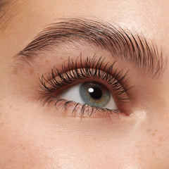 Essence Lash Princess Volume Mascara (12ml) - Model Shot 2