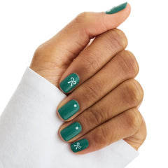 Essence Put A Bow On It Nail Sticker (Model Shot 1)