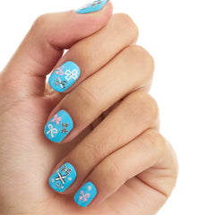 Essence Put A Bow On It Nail Sticker (Model Shot 2)