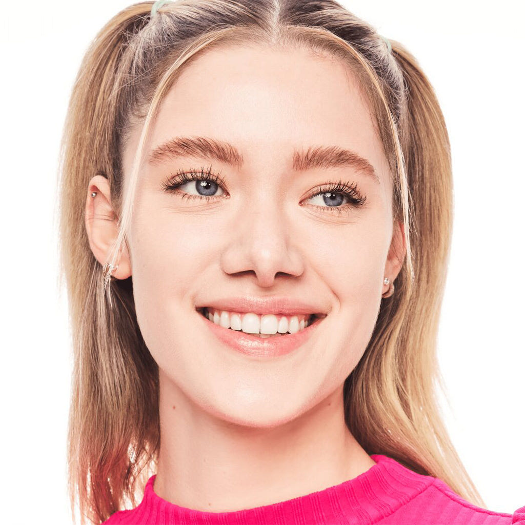 Essence Superlast 24h Eyebrow Pomade Pencil Waterproof (0.31g) - Model Shot [10 Blonde]