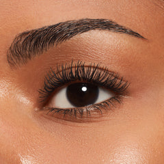 Essence The False Lashes Mascara Extreme Volume & Curl (10ml) - Model Shot 3