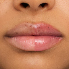 Essence The Super Peptide Glossy Lip Treatment (10ml) - Model Shot 1 (Before & After) [03 Toffeetastic!]