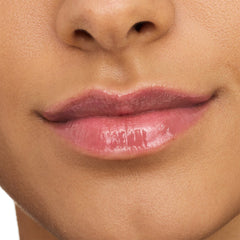 Essence The Super Peptide Glossy Lip Treatment (10ml) - Model Shot 2 [03 Toffeetastic!]