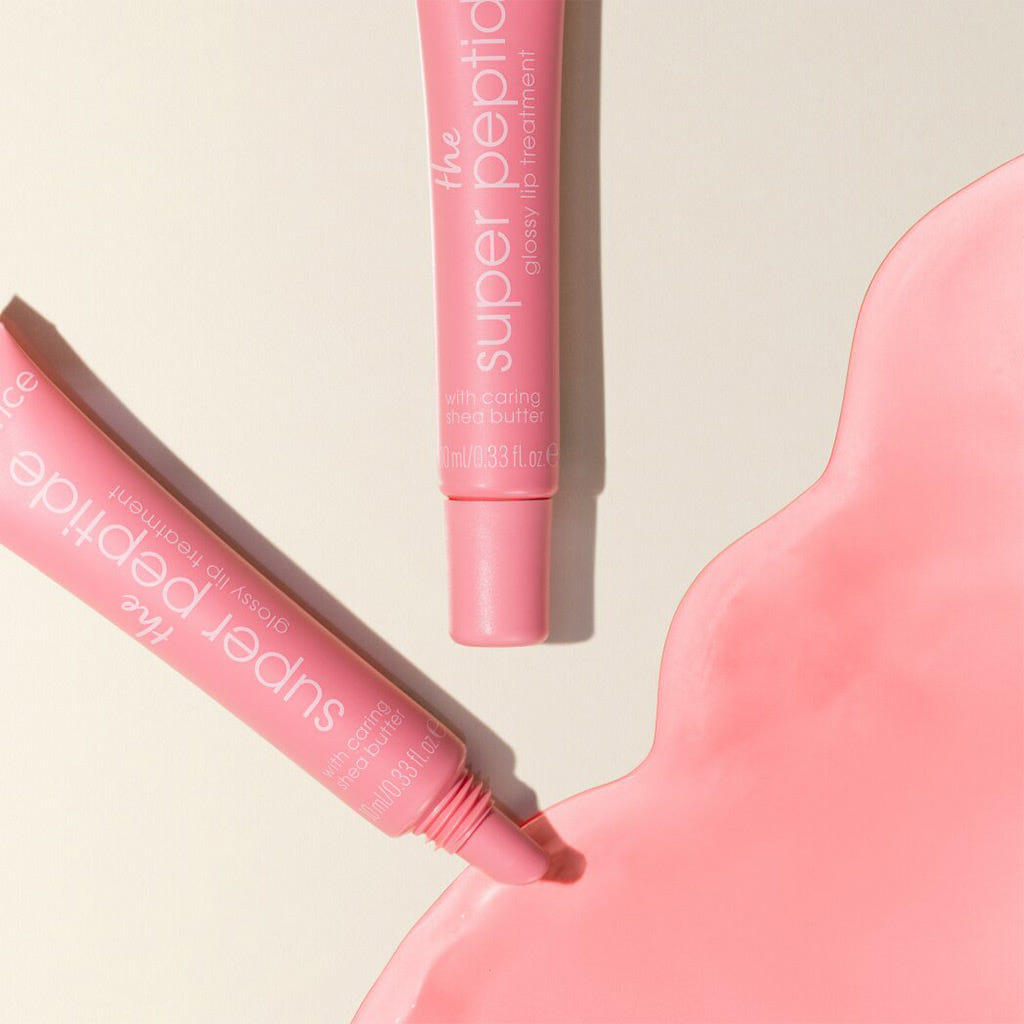 Essence The Super Peptide Glossy Lip Treatment (10ml) - Lifestyle Shot [04 Coralized!]