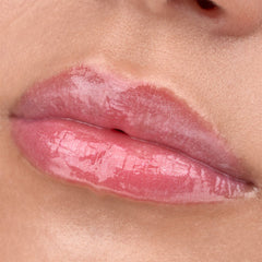 Essence What The Fake! Plumping Lip Filler (4.2ml) - Model Shot 1 [01 Oh My Plump!]