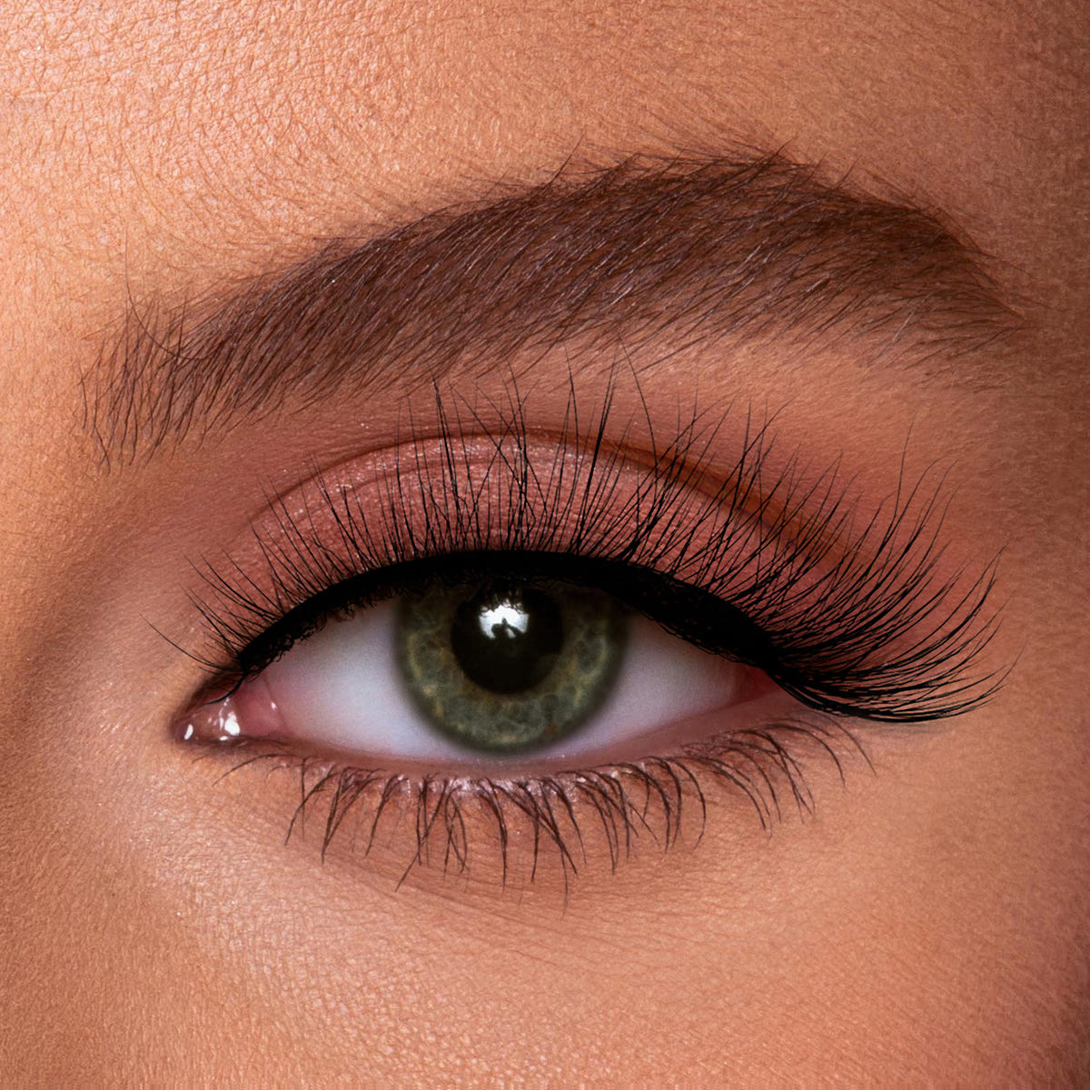 Eyecha Eco False Lashes - Horizon (Model Shot)