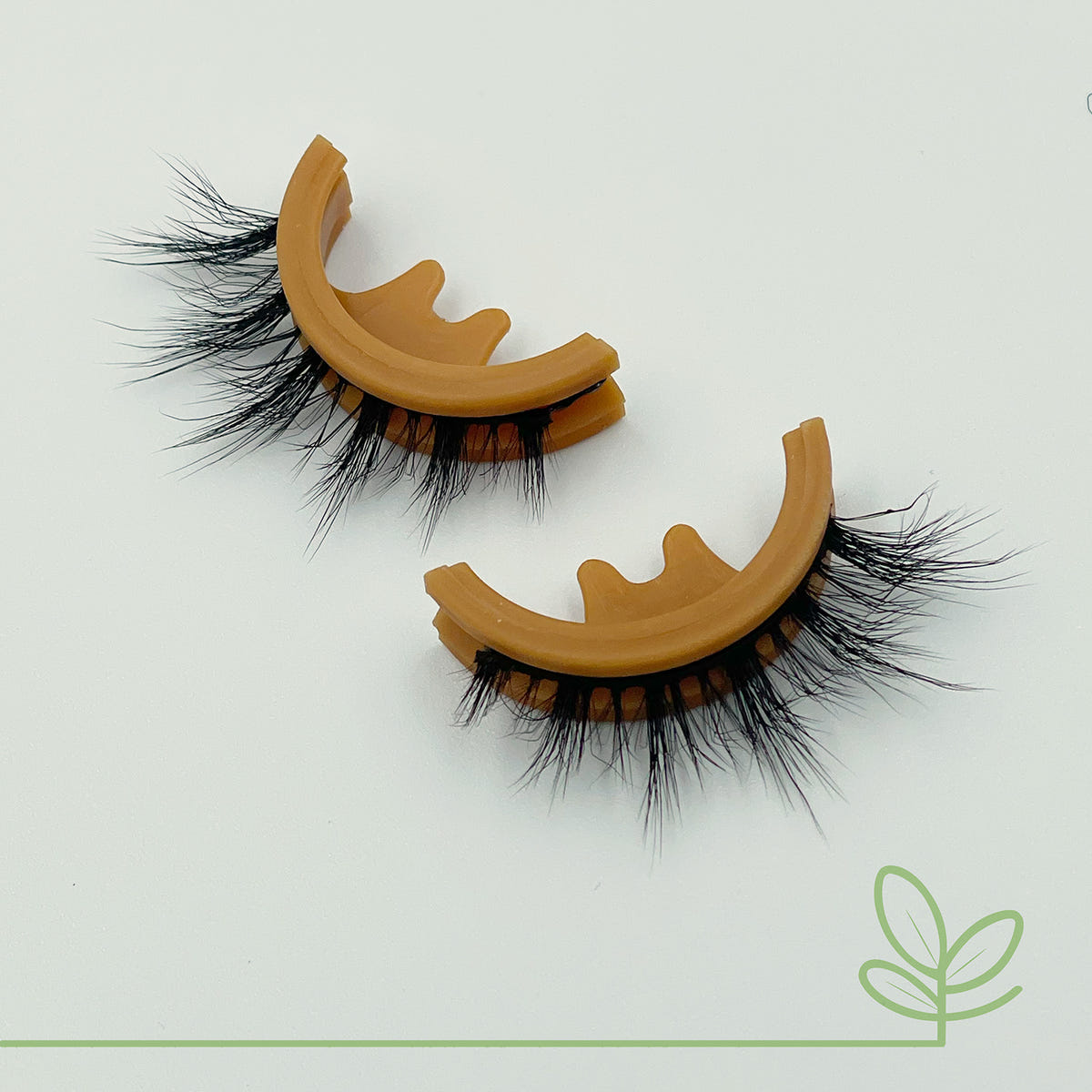 Eyecha Eco Press-On False Lashes - Autumn (Close-up Lash Shot)